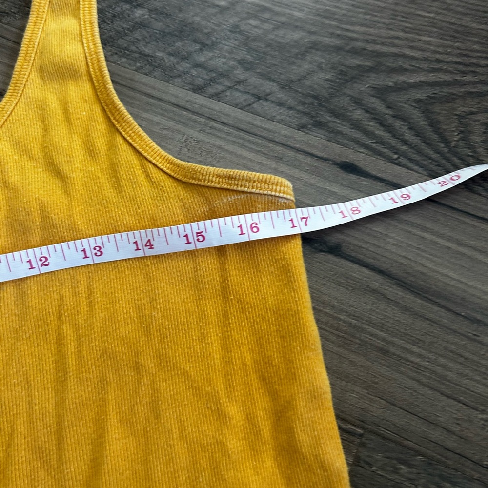 Universal Thread Ribbed Tanks size XL - Picture 2 of 5